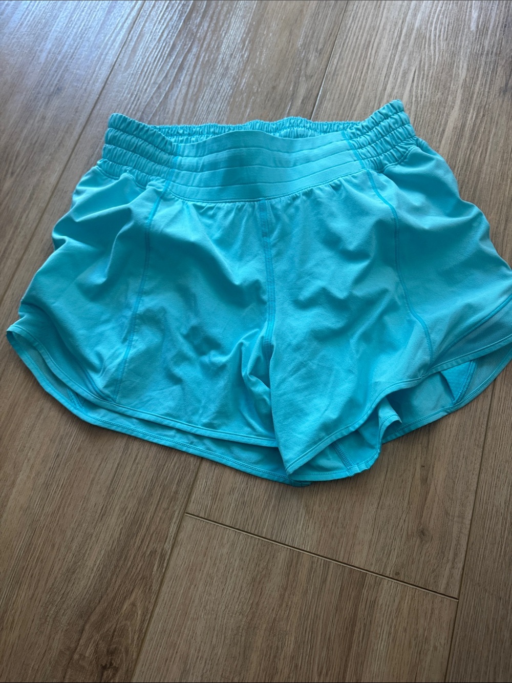 LULULEMON Hotty hot shorts 4in high rise